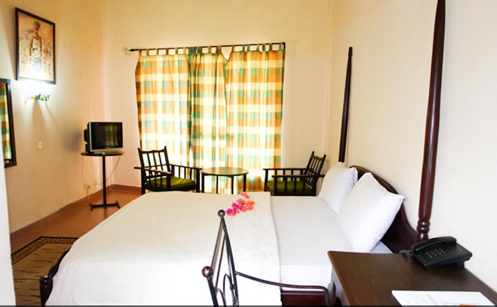 Afrikiko River Front Resort Akosombo Zimmer foto