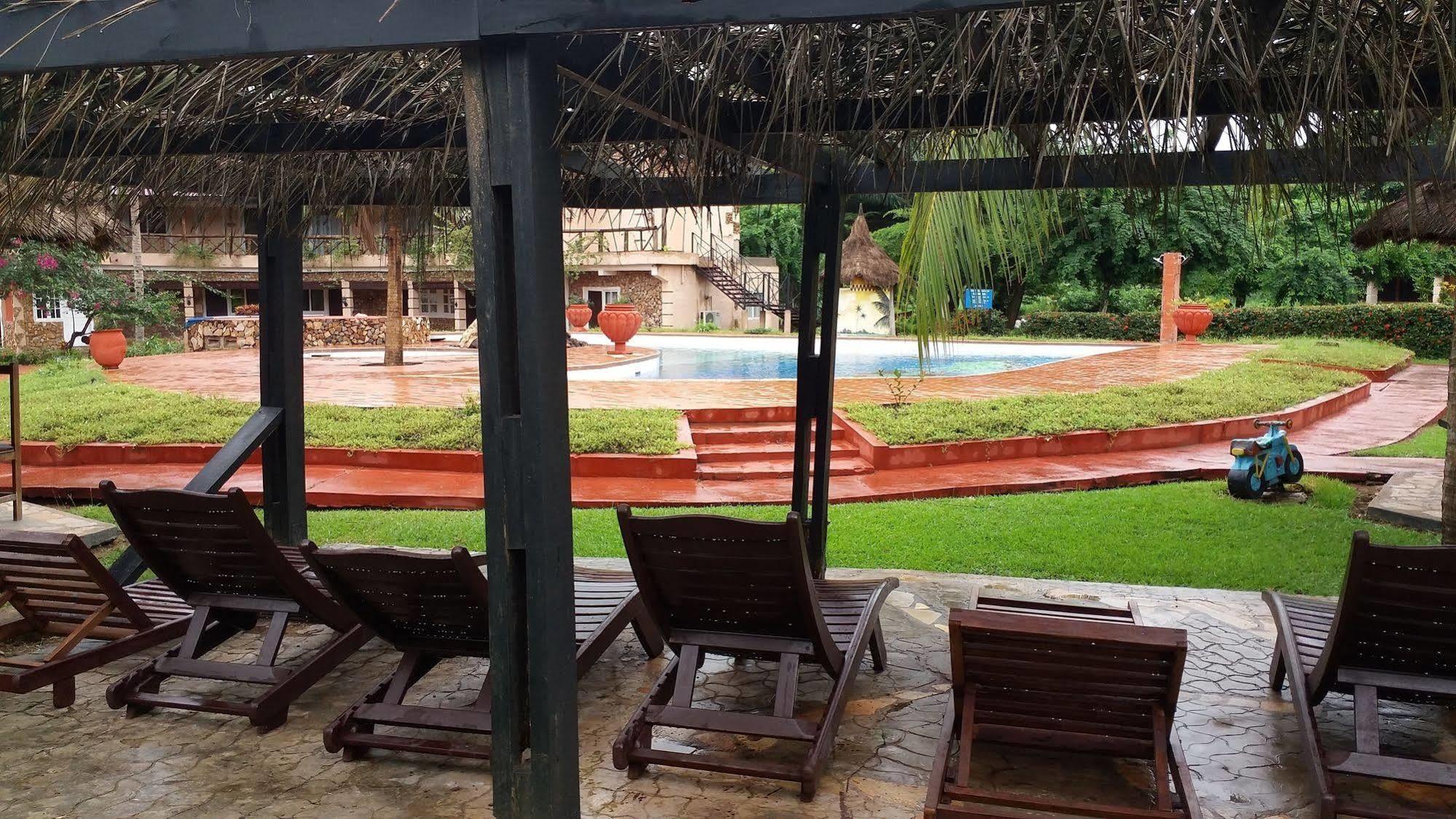 Afrikiko River Front Resort Akosombo Exterior foto
