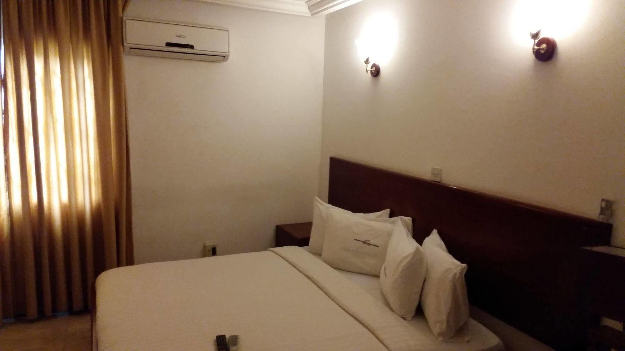 Afrikiko River Front Resort Akosombo Exterior foto